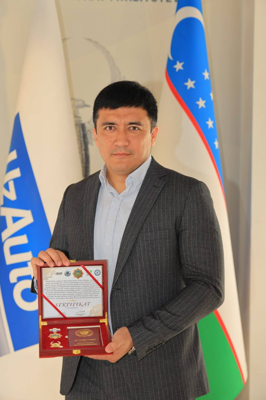 A compliance officer at UzAuto Motors was awarded the "El-yurt faxri" commemorative badge.